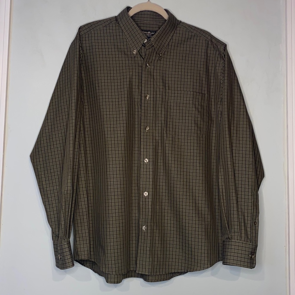 Eddie Bauer Relaxed Fit Wrinkle & Stain Resistant Button Down Long-Sleeved Shirt